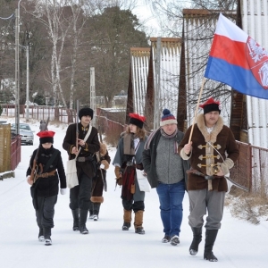 przemarsz pod pomnik