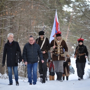 przemarsz pod pomnik