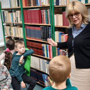 Pierwszaki odwiedziły bibliotekę