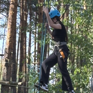 zmagania w parku linowym