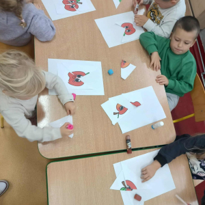 " Jabłuszko, jabłuszko..."