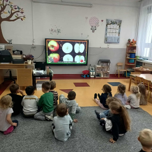 " Jabłuszko, jabłuszko..."