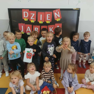 " Jabłuszko, jabłuszko..."