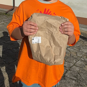 Wolontariusze z SP2 wraz z opiekunami włączyli się w akcję „Pola Nadziei”. 