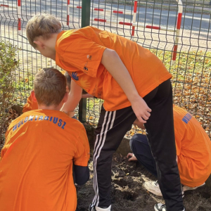 Wolontariusze z SP2 wraz z opiekunami włączyli się w akcję „Pola Nadziei”. 