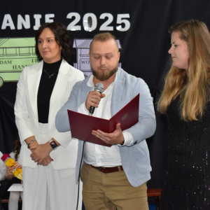 uroczystość pasowania na ucznia klasy pierwszej