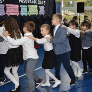 uroczystość pasowania na ucznia klasy pierwszej