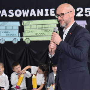 uroczystość pasowania na ucznia klasy pierwszej