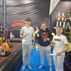 Mikołajkowy wyjazd do parku trampolin