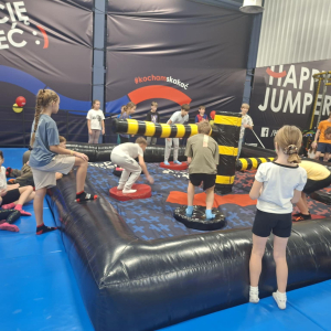 Mikołajkowy wyjazd do parku trampolin