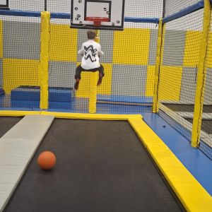 Mikołajkowy wyjazd do parku trampolin