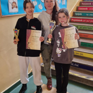 DZIEWCZĘTA z SP nr 2 MISTRZYNIAMI Skarżyska- Kamiennej  w Tenisie Stołowym 