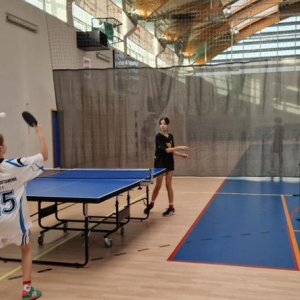 DZIEWCZĘTA z SP nr 2 MISTRZYNIAMI Skarżyska- Kamiennej  w Tenisie Stołowym 