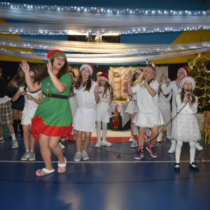 musical  „Święta u Elfów” z Reniferowej 13