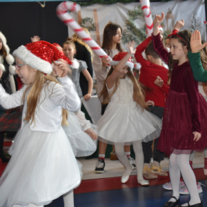 musical  „Święta u Elfów” z Reniferowej 13