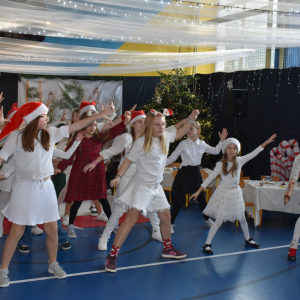 musical  „Święta u Elfów” z Reniferowej 13