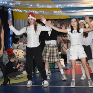 musical  „Święta u Elfów” z Reniferowej 13