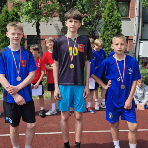 ,,DWÓJKA MISTRZEM   CZWÓRBOJU  LEKKOATLETYCZNEGO